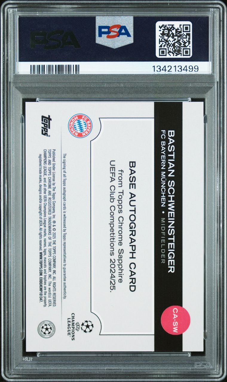 2024-25 Topps Chrome Sapphire UCC Black Bastian Schweinsteiger Auto 04/10 FC Bayern München PSA 8