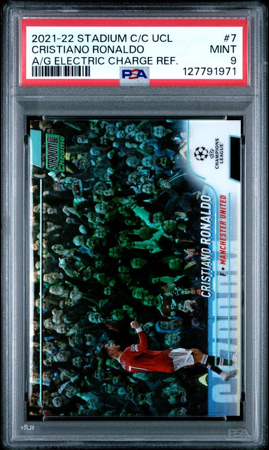 2021-22 Topps Stadium Club Chrome Electric Charge Refractor Cristiano Ronaldo Karte 044/199 PSA 9 Manchester United.
