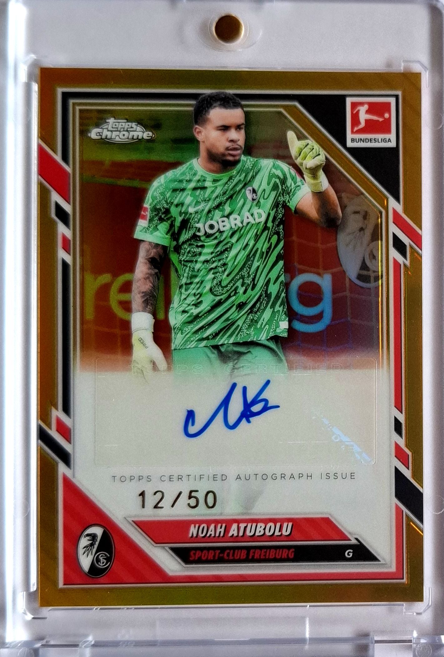2025-26 Topps Chrome Bundesliga Noah Atubolu Gold Refractor Auto 12/50 SC Freiburg