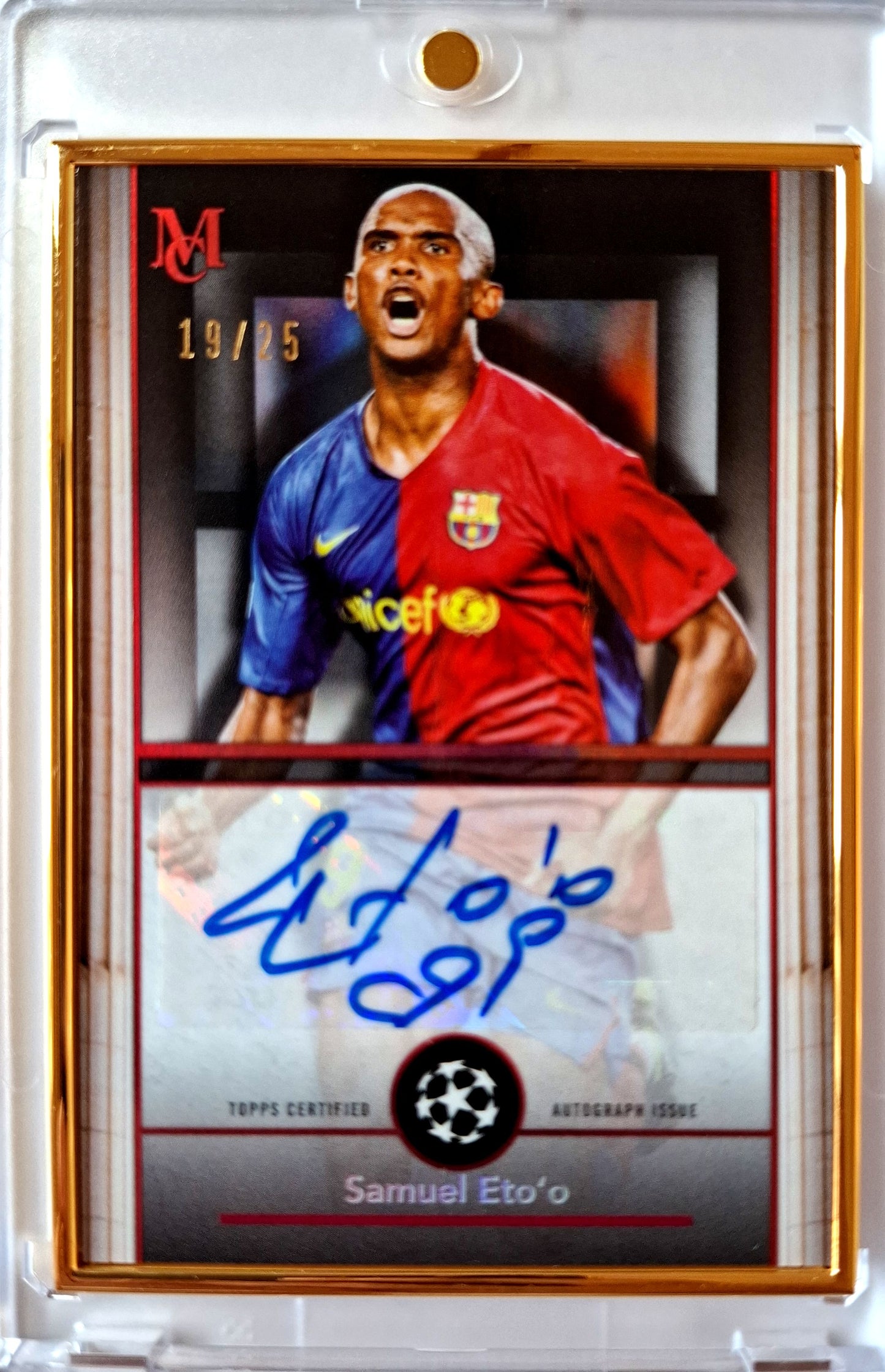 2024-25 Topps Museum UCC Gold Framed Samuel Etoo Auto 19/25 FC Barcelona