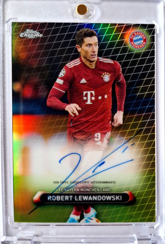 2021-22 Topps Chrome FC Bayern München Robert Lewandowski on Card Auto 13/15