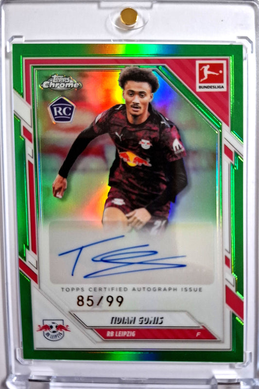 2025-26 Topps Chrome Bundesliga Autograph Green Tidiam Gomis Rookie Karte 85/99 RB Leipzig.