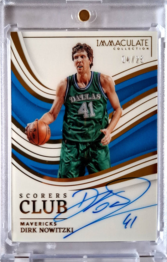 2022-23 Panini Immaculate Scorers Club Dirk Nowitzki Auto Karte 04/25 Dallas Mavericks.