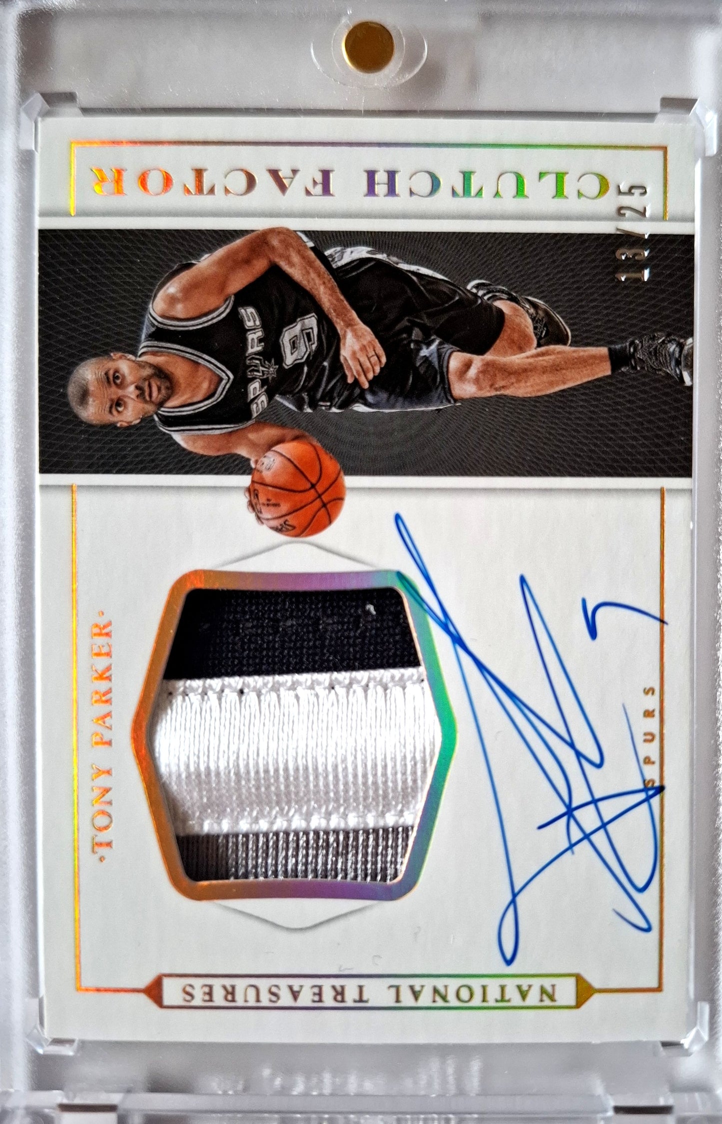 2015-16 Panini National Treasures Clutch Factor Tony Parker Patch Auto Karte 13/25 Game Worn San Antonio Spurs.