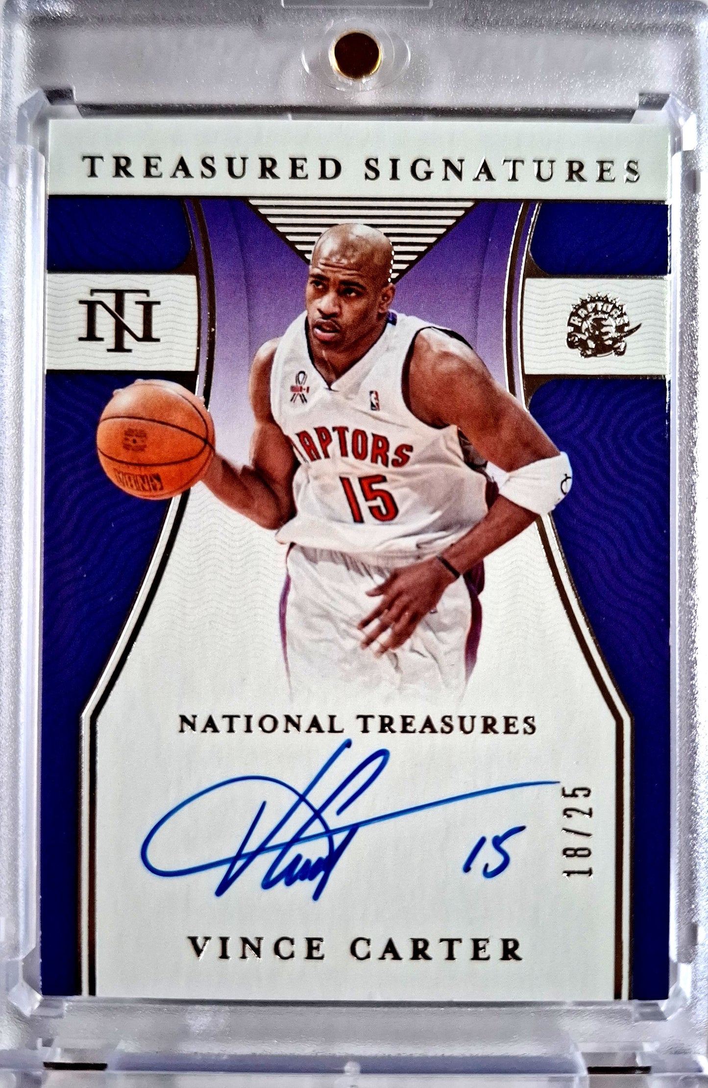 2021-22 Panini National Treasures Treasured Signatures Vince Carter Auto Karte 18/25 Toronto Raptors.