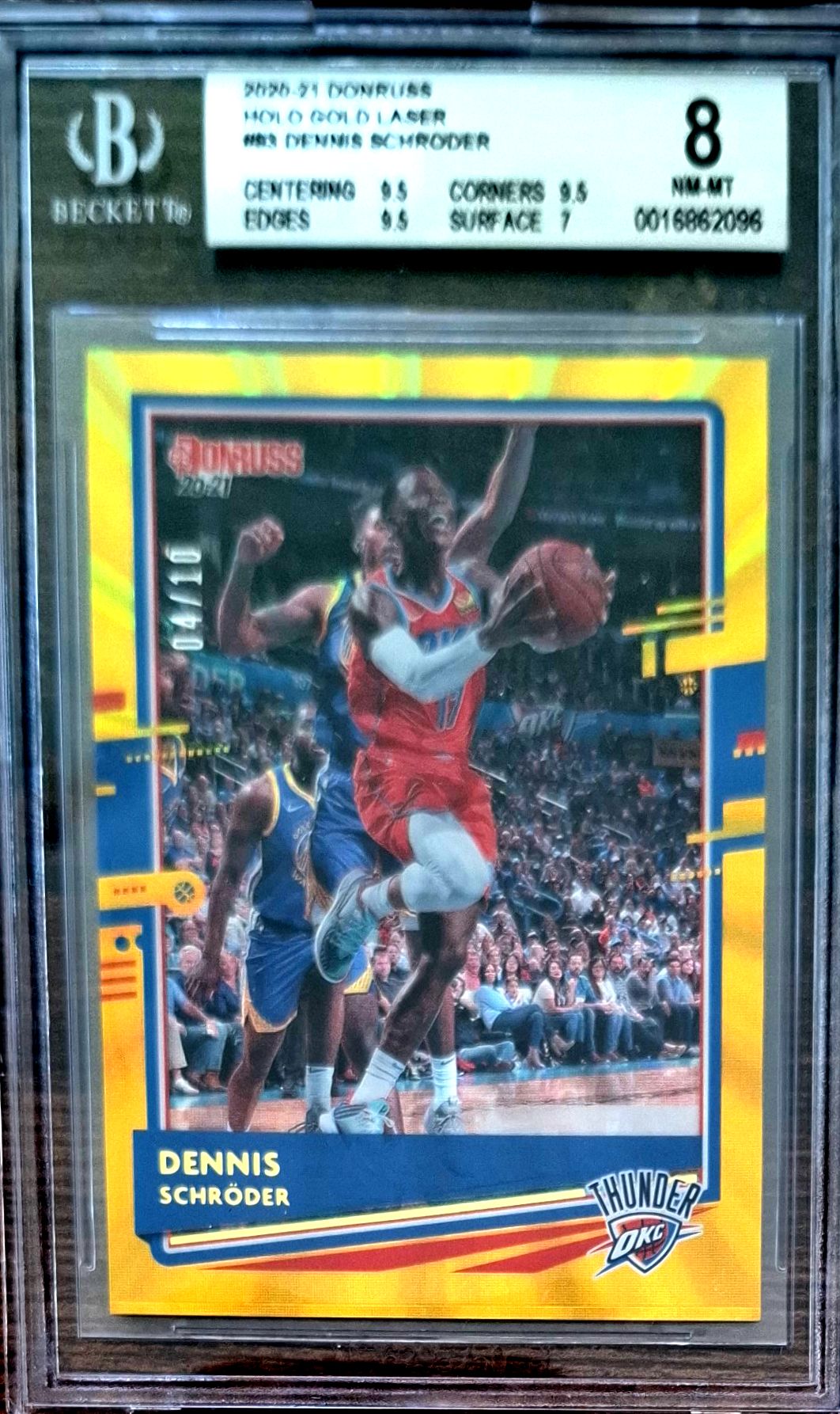 2020-21 Panini Donruss Holo Gold Laser Dennis Schröder Karte 04/10 BGS 8 Oklahoma City Thunder.