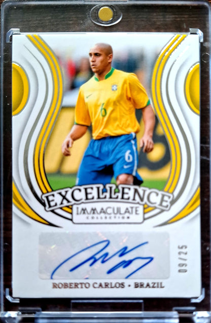 2024-25 Panini Immaculate Excellence Roberto Carlos Auto Karte 09/25 Brasilien.