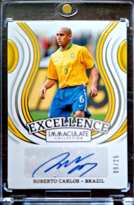 2024-25 Panini Immaculate Excellence Roberto Carlos Auto Karte 09/25 Brasilien.