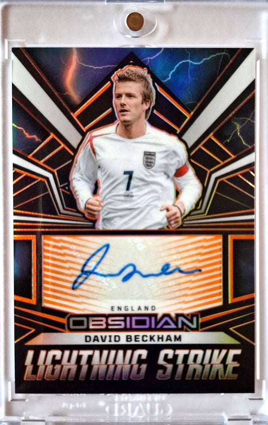 2023-24 Panini Obsidian Lightning Strike David Beckham Auto Karte 09/25 England.
