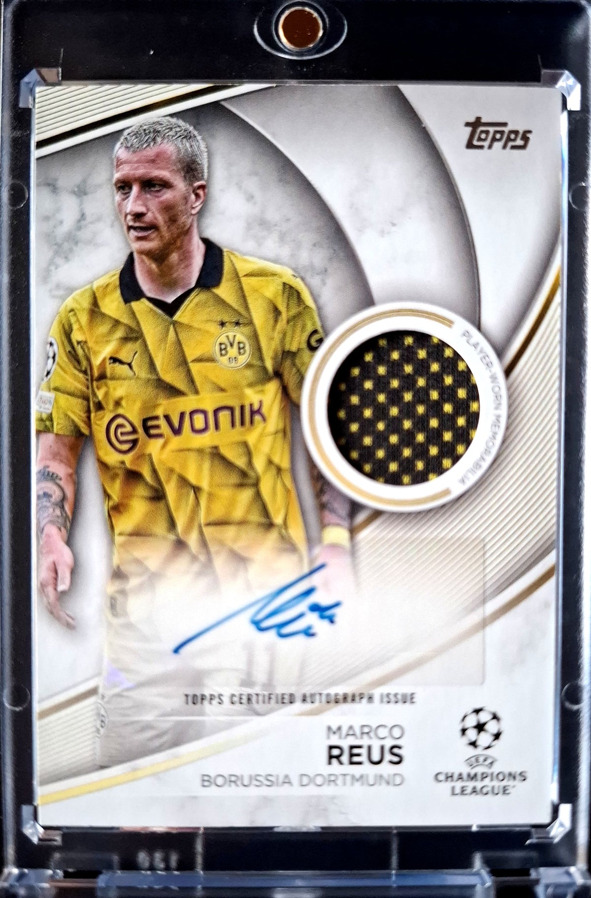 2023-24 Topps UCC Superstar Autograph Relic Marco Reus Auto Jersey Karte 34/50 Borussia Dortmund.