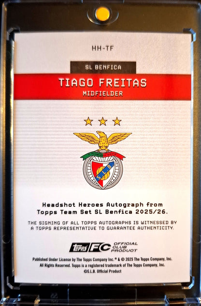 2025-26 Topps Team Set SL Benfica Headshot Heroes Autograph Tiago Freitas RC Rookie Auto 05/15 Lissabon