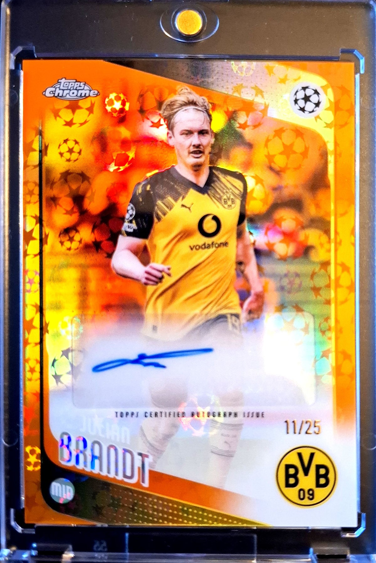2025-26 Topps Chrome UCC Orange Starball Julian Brandt Auto Karte 11/25 Borussia Dortmund.