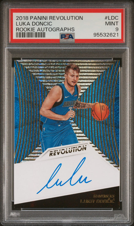 2018-19 Panini Revolution Rookie Autographs Luka Doncic RC Auto Karte PSA 9 Dallas Mavericks.