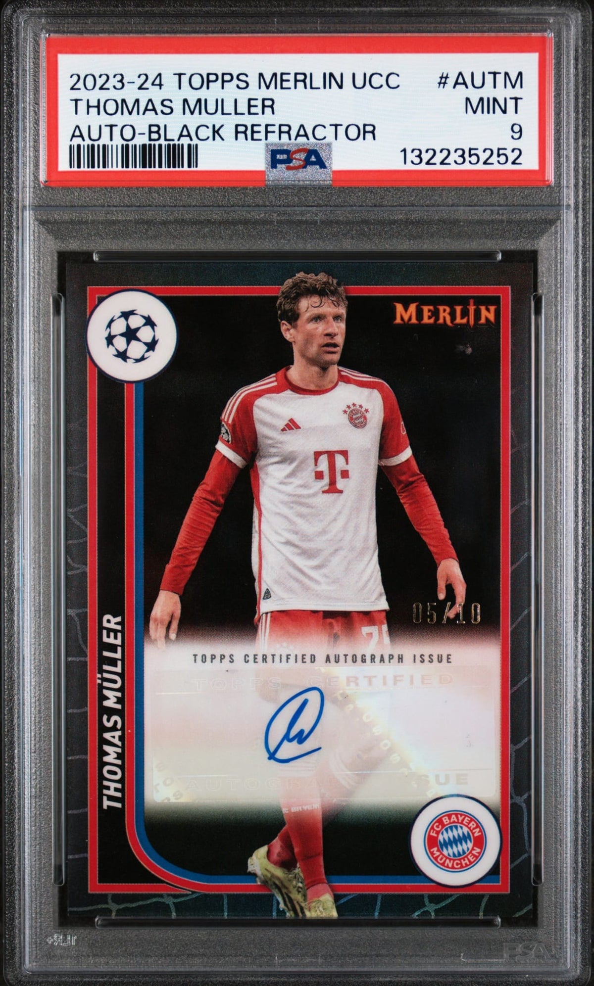 2023-24 Topps Merlin UCC Black Refractor Thomas Müller Auto Karte 05/10 PSA 9 FC Bayern München.