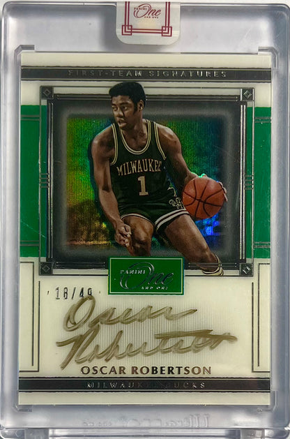 2020-21 Panini One and One On Card Auto Oscar Robertson Karte 18/49 Milwaukee Bucks.