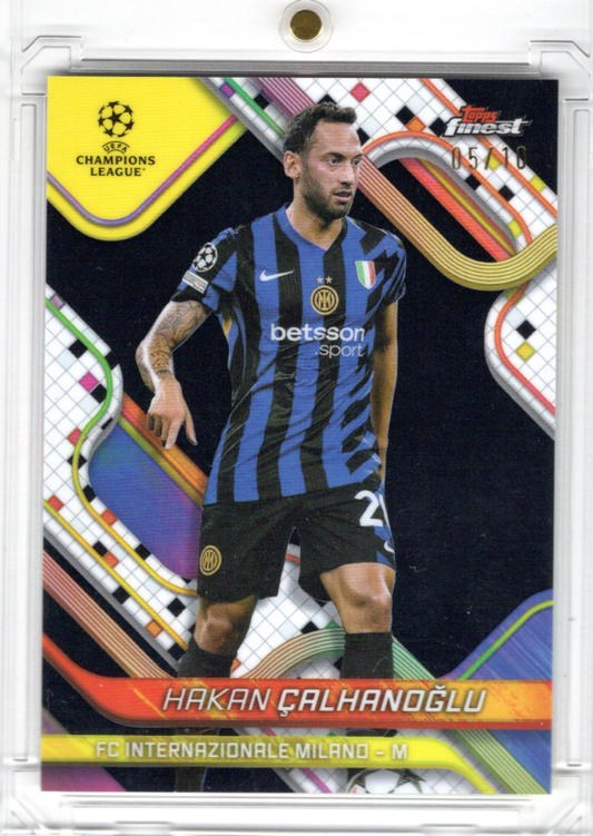 2024-25 Topps Finest UCC Black Refractor Hakan Calhanoglu 05/10 Inter Mailand Türkei