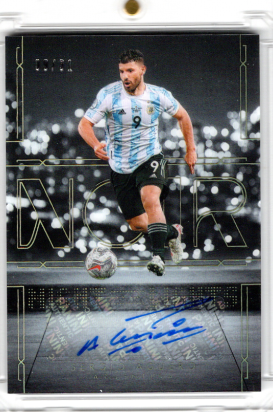 2025-26 Panini Noir Night Light Sergio Agüero Auto Karte 09/31 JSY# Argentina.