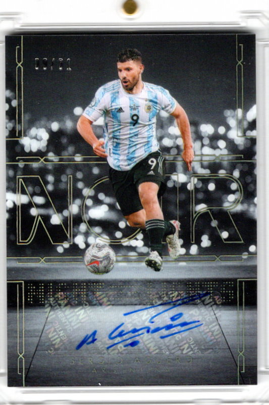 2025-26 Panini Noir Night Light Sergio Agüero Auto Karte 09/31 JSY# Argentina.