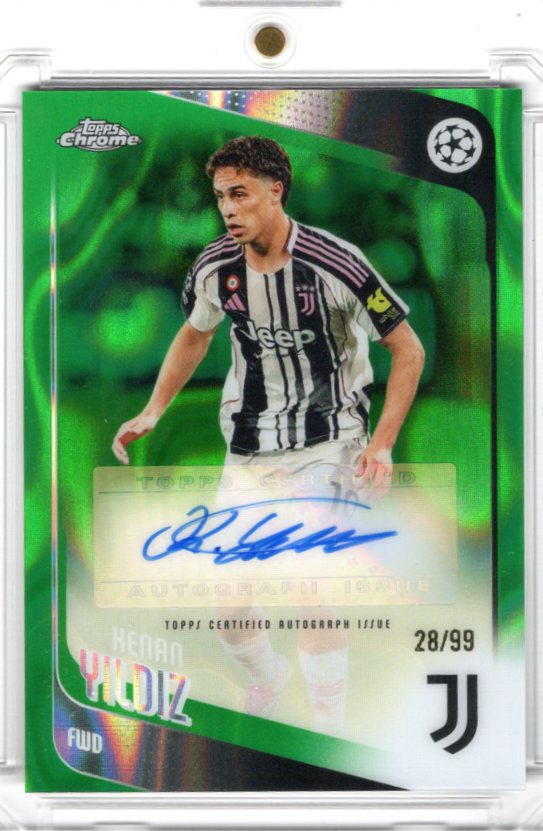 2025-26 Topps Chrome UCC Green Lava Kenan Yildiz Auto Karte 28/99 Juventus Turin.