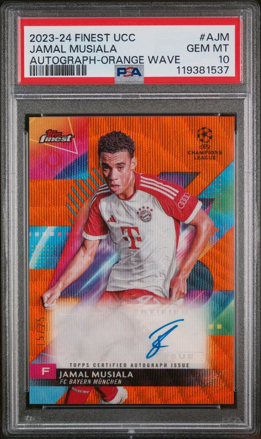 2023-24 Topps Finest UCC Orange Wave Refractor Jamal Musiala Auto 15/25 FC Bayern München PSA 10
